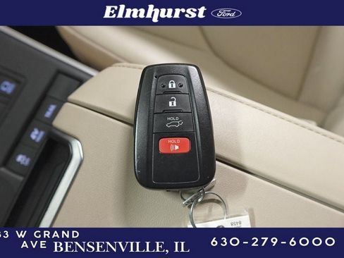 Used 2022 Toyota Highlander XLE image 32