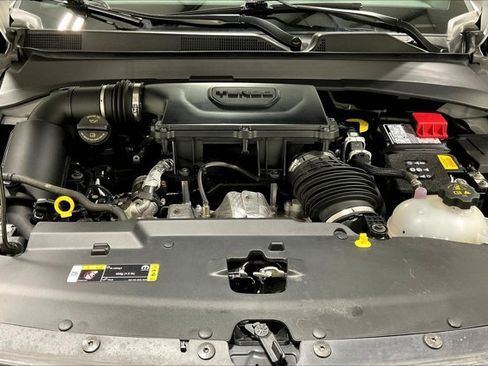 Used 2025 Jeep Compass Latitude w/ Sun & Sound Group AWD/4WD image 10