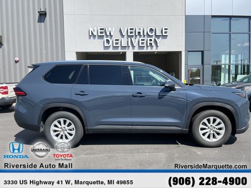 Used 2025 Toyota Grand Highlander AWD image 10