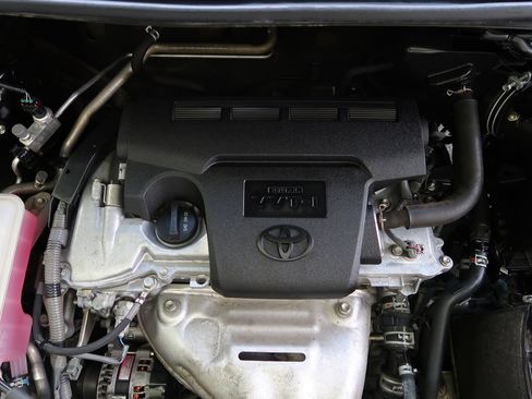 Used 2017 Toyota RAV4 Limited image 45