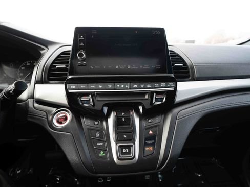 Used 2025 Honda Odyssey Sport-L image 17