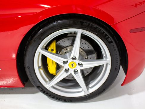 Used 2014 Ferrari 458 Italia Coupe RWD image 38