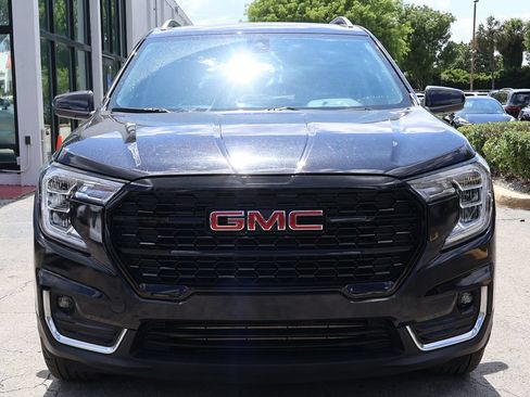 Used 2024 GMC Terrain SLT FWD image 11