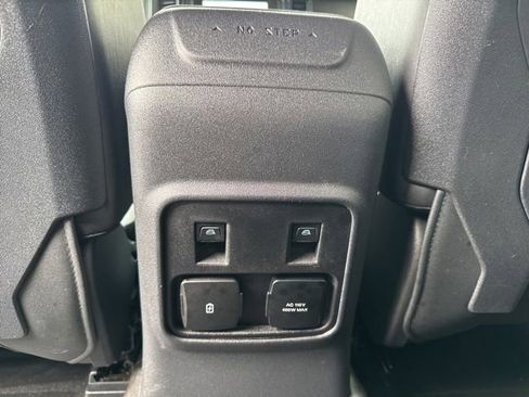 Used 2023 Ford Bronco Big Bend w/ Sasquatch Package AWD/4WD image 23