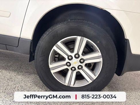 Used 2015 Chevrolet Traverse LT FWD image 25