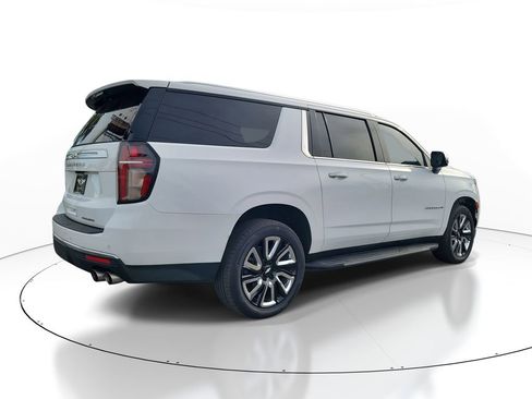 Used 2021 Chevrolet Suburban Premier w/ Premium Package image 4