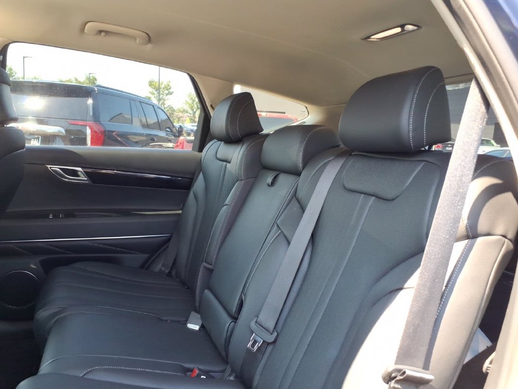 Used 2025 Genesis GV80 2.5T Standard AWD/4WD image 12