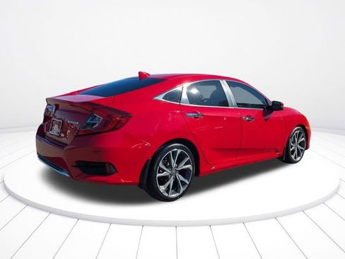 Used 2019 Honda Civic Touring image 3