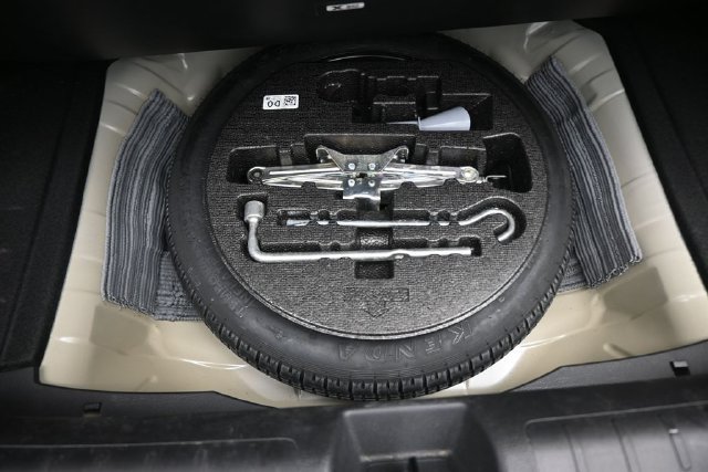Used 2022 Honda Civic Touring image 2