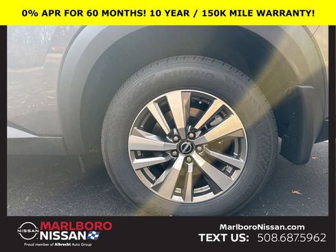 New 2025 Nissan Pathfinder SL image 12