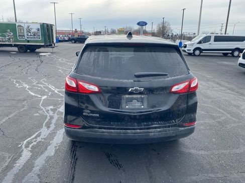 Used 2020 Chevrolet Equinox LS w/ LS Convenience Package image 4