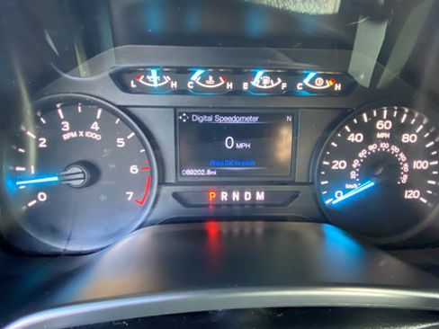 Used 2019 Ford F150 XL w/ Equipment Group 101A Mid AWD/4WD image 16