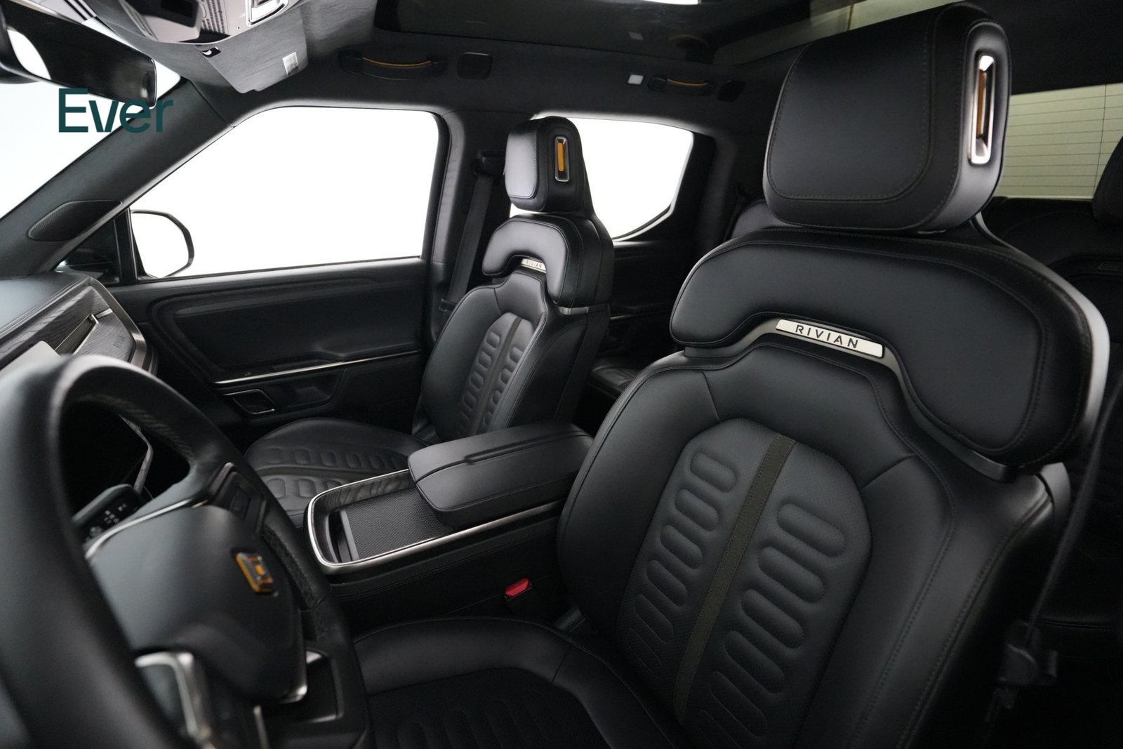 Used 2022 Rivian R1T Adventure AWD/4WD image 4