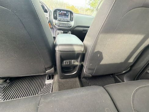 Used 2017 Chevrolet Colorado LT w/ LT Convenience Package image 19