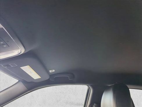 Used 2019 Jeep Grand Cherokee Altitude RWD image 11