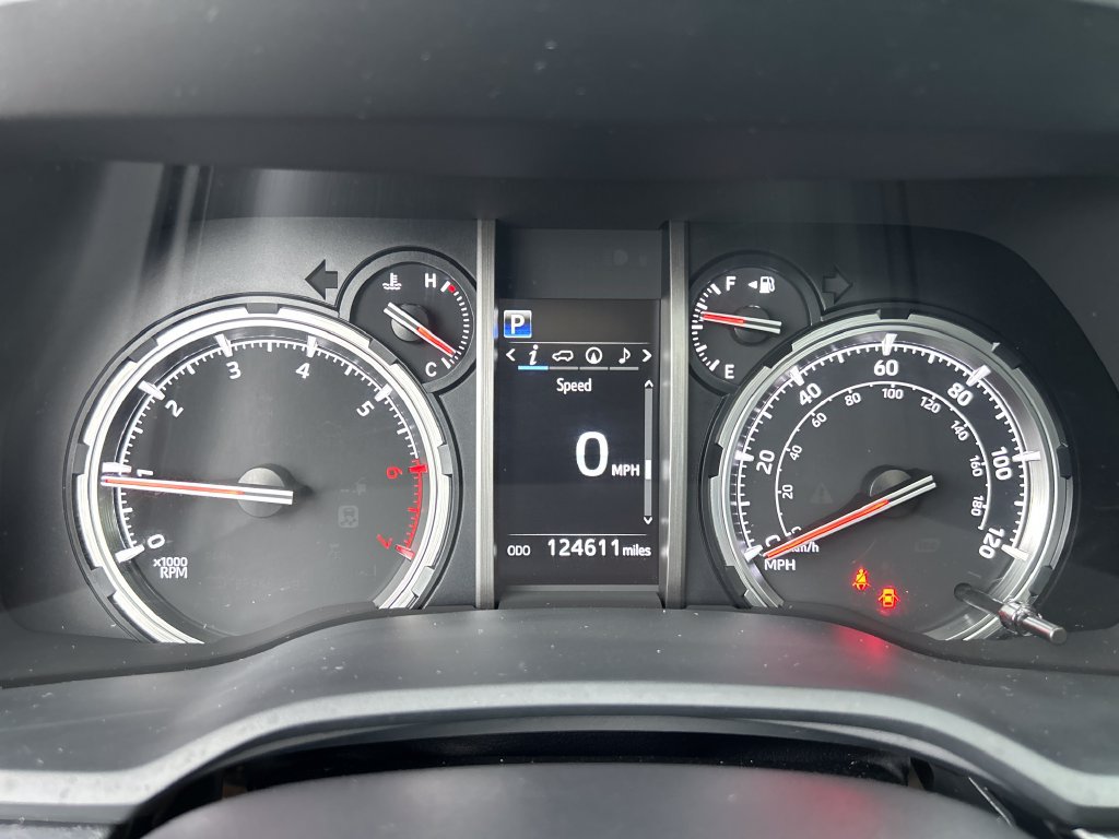 Used 2022 Toyota 4Runner TRD Off-Road Premium w/ Moonroof Package AWD/4WD image 15