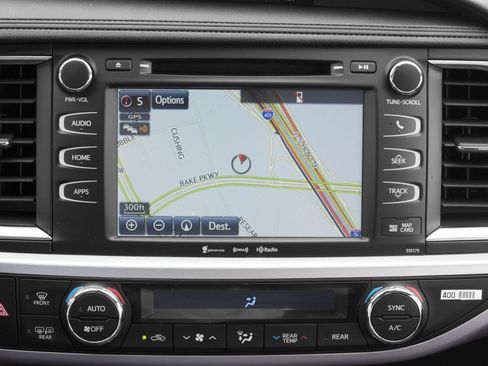 Used 2017 Toyota Highlander XLE AWD/4WD image 12