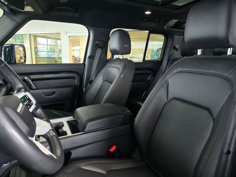 Used 2025 Land Rover Defender 110 S AWD/4WD image 22
