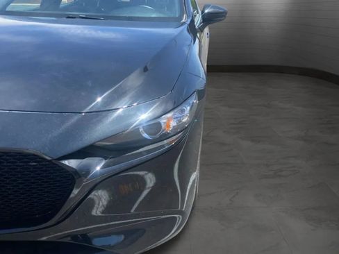 Used 2019 MAZDA MAZDA3 Hatchback FWD image 32