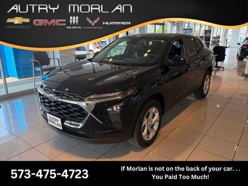 New 2026 Chevrolet Trax LS w/ LS Convenience Package FWD image 1