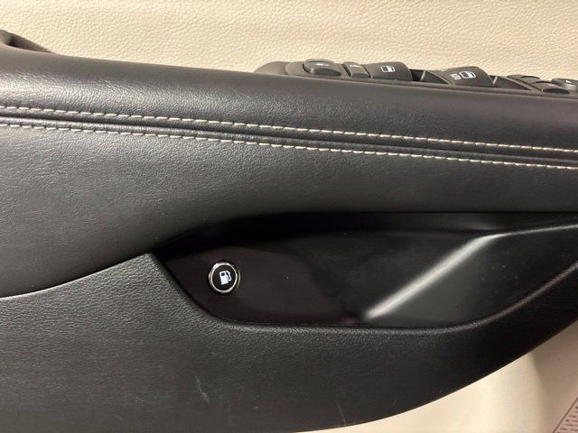 Used 2024 Chrysler Pacifica Limited FWD image 21