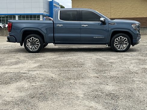 Certified 2025 GMC Sierra 1500 Denali Ultimate AWD/4WD image 4