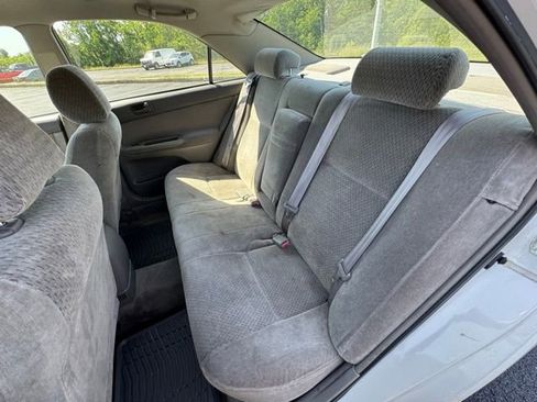 Used 2002 Toyota Camry LE FWD image 11