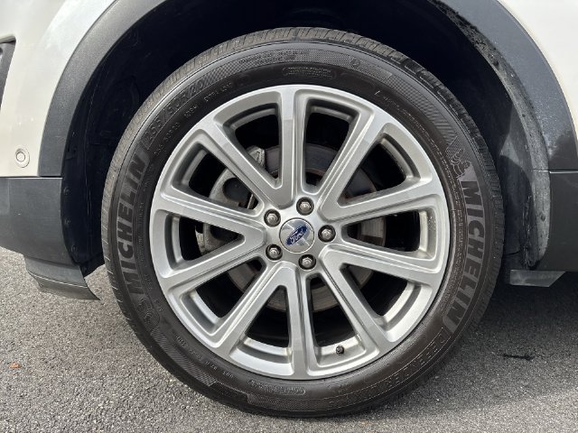 Used 2016 Ford Explorer Limited w/ Equipment Group 301A AWD/4WD image 10
