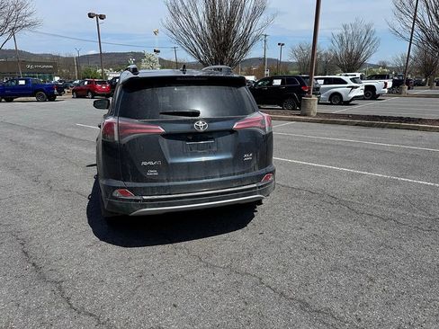 Used 2018 Toyota RAV4 XLE image 6
