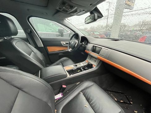 Used 2010 Jaguar XF Luxury image 5