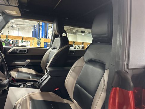 Used 2023 Ford Bronco Wildtrak AWD/4WD image 16