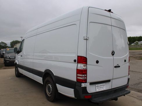 Used 2015 Mercedes-Benz Sprinter 2500 image 6