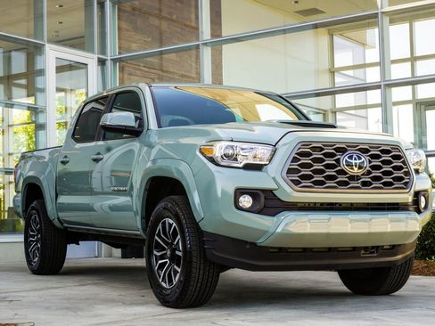 Used 2023 Toyota Tacoma TRD Sport RWD image 4