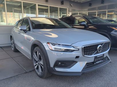Used 2025 Volvo V60 B5 Cross Country Plus