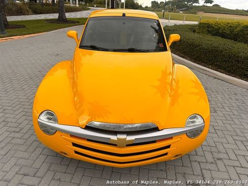 Used 2005 Chevrolet SSR w/ Preferred Equipment Group RWD image 14