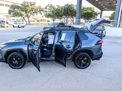 Used 2025 Toyota RAV4 XSE AWD/4WD image 11