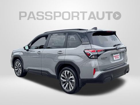 Used 2025 Subaru Forester Touring AWD/4WD image 4