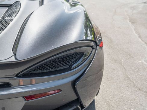 Used 2018 McLaren 570S Spider RWD image 52
