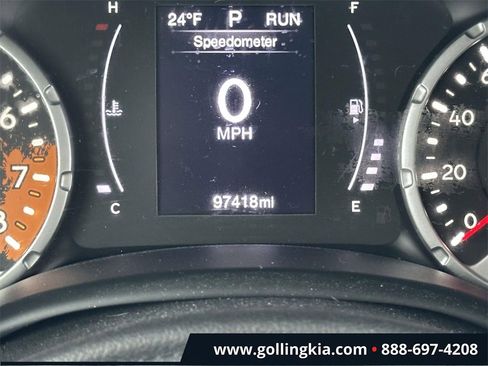 Used 2017 Jeep Renegade Latitude w/ Cold Weather Group image 19