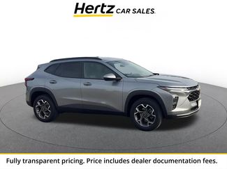 Used 2025 Chevrolet Trax LT FWD video 1