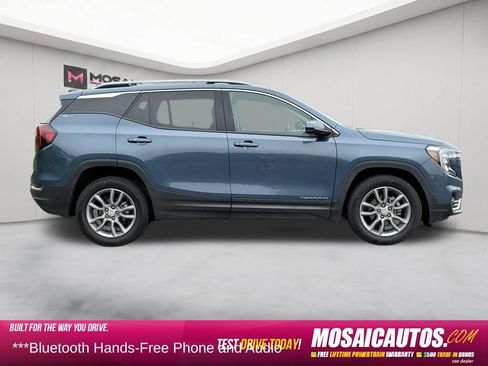 Used 2024 GMC Terrain SLT AWD/4WD image 8