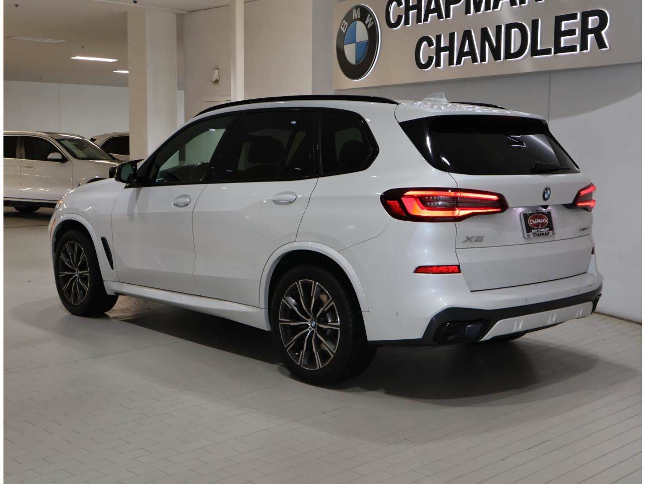 Used 2022 BMW X5 sDrive40i w/ M Sport Package RWD image 5