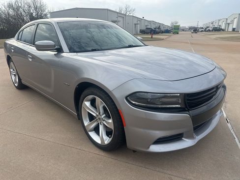 Used 2018 Dodge Charger R/T image 7