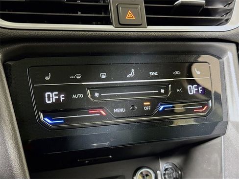 New 2025 Volkswagen Taos SE image 9