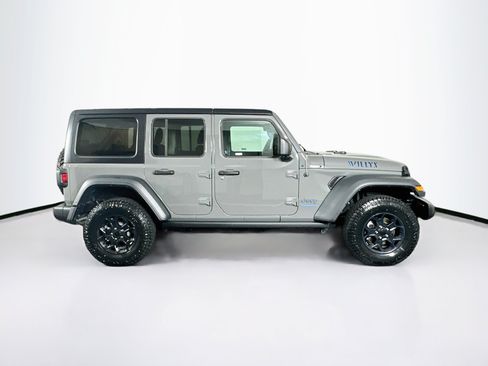 Used 2023 Jeep Wrangler Unlimited w/ Cold Weather Group AWD/4WD image 10