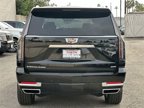 Used 2025 Cadillac Escalade ESV Premium Luxury image 5