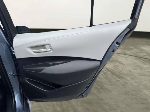 Used 2022 Toyota Corolla LE FWD image 17