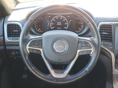 Used 2019 Jeep Grand Cherokee Laredo w/ Security & Convenience Group image 23