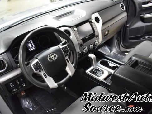 Used 2020 Toyota Tundra SR5 w/ SR5 Convenience Package AWD/4WD image 13