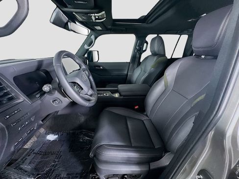 Used 2025 Lexus GX 550 image 5